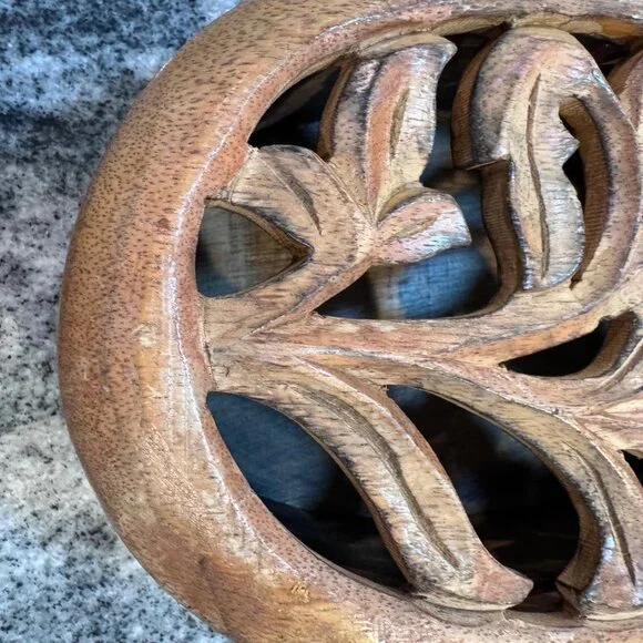 Vintage Hand Carved Potpourri or Trinket Box - Picture 4 of 9